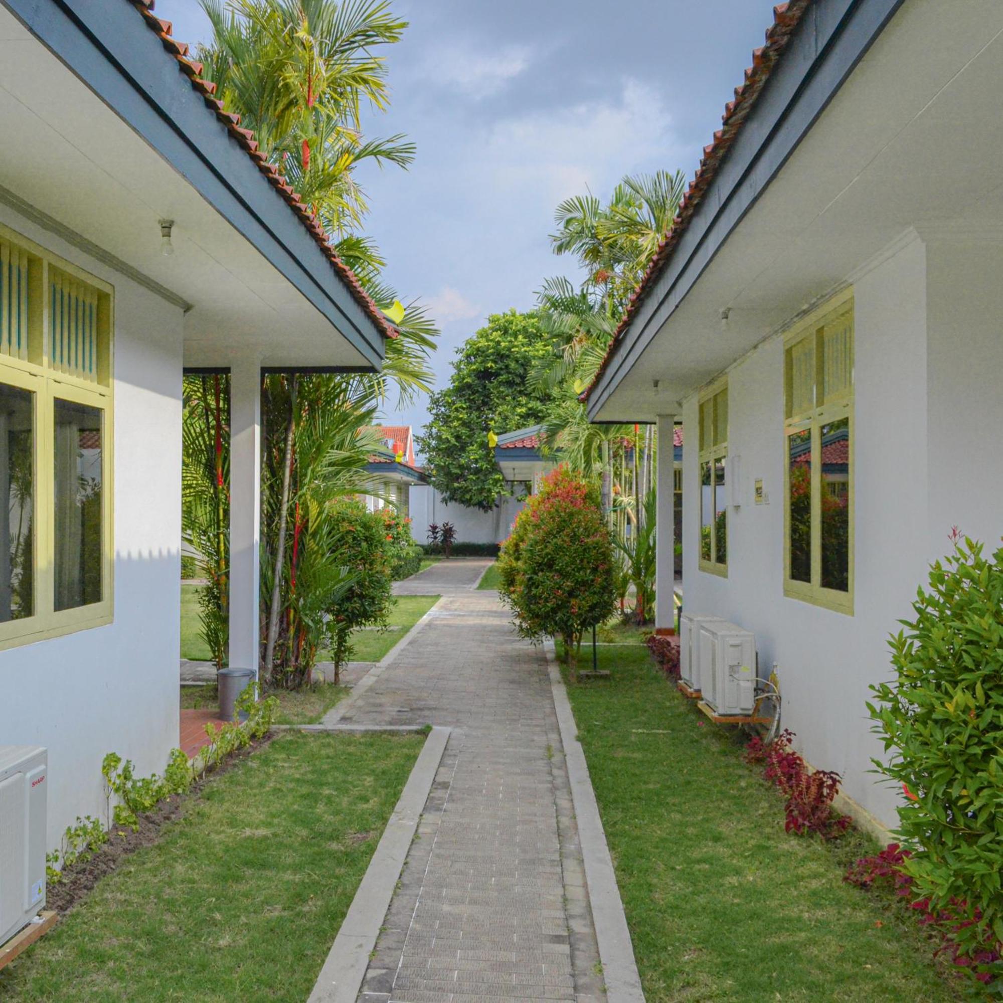 Royal Brongto Hotel Yogyakarta Exterior photo