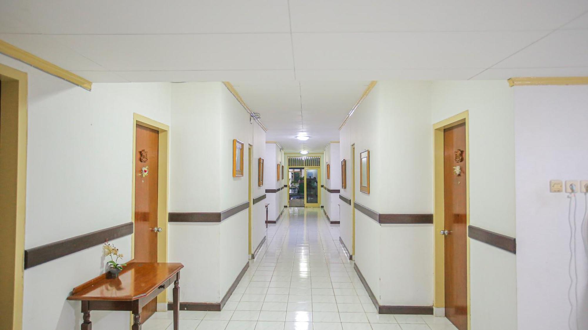 Royal Brongto Hotel Yogyakarta Exterior photo