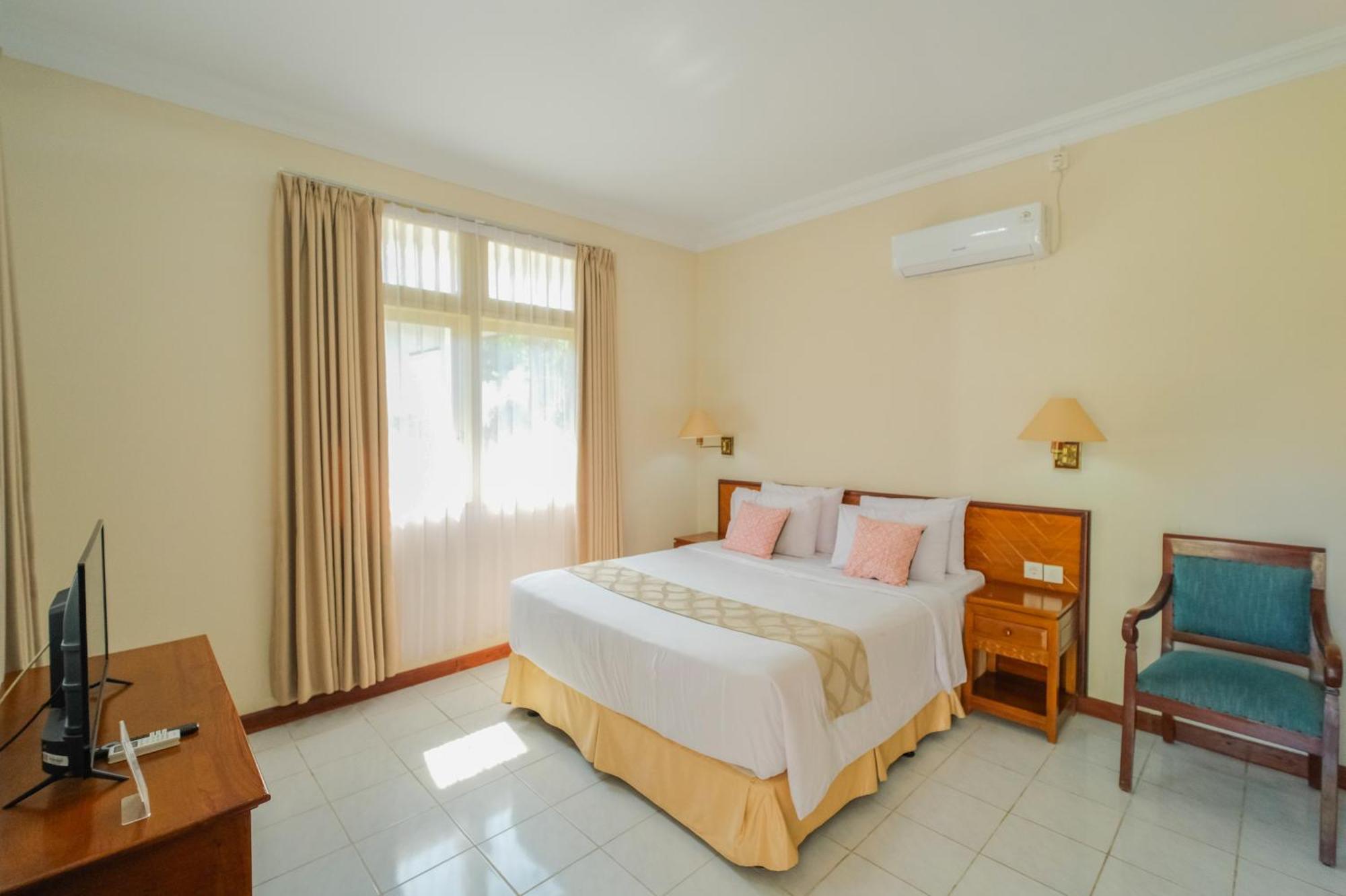 Royal Brongto Hotel Yogyakarta Exterior photo