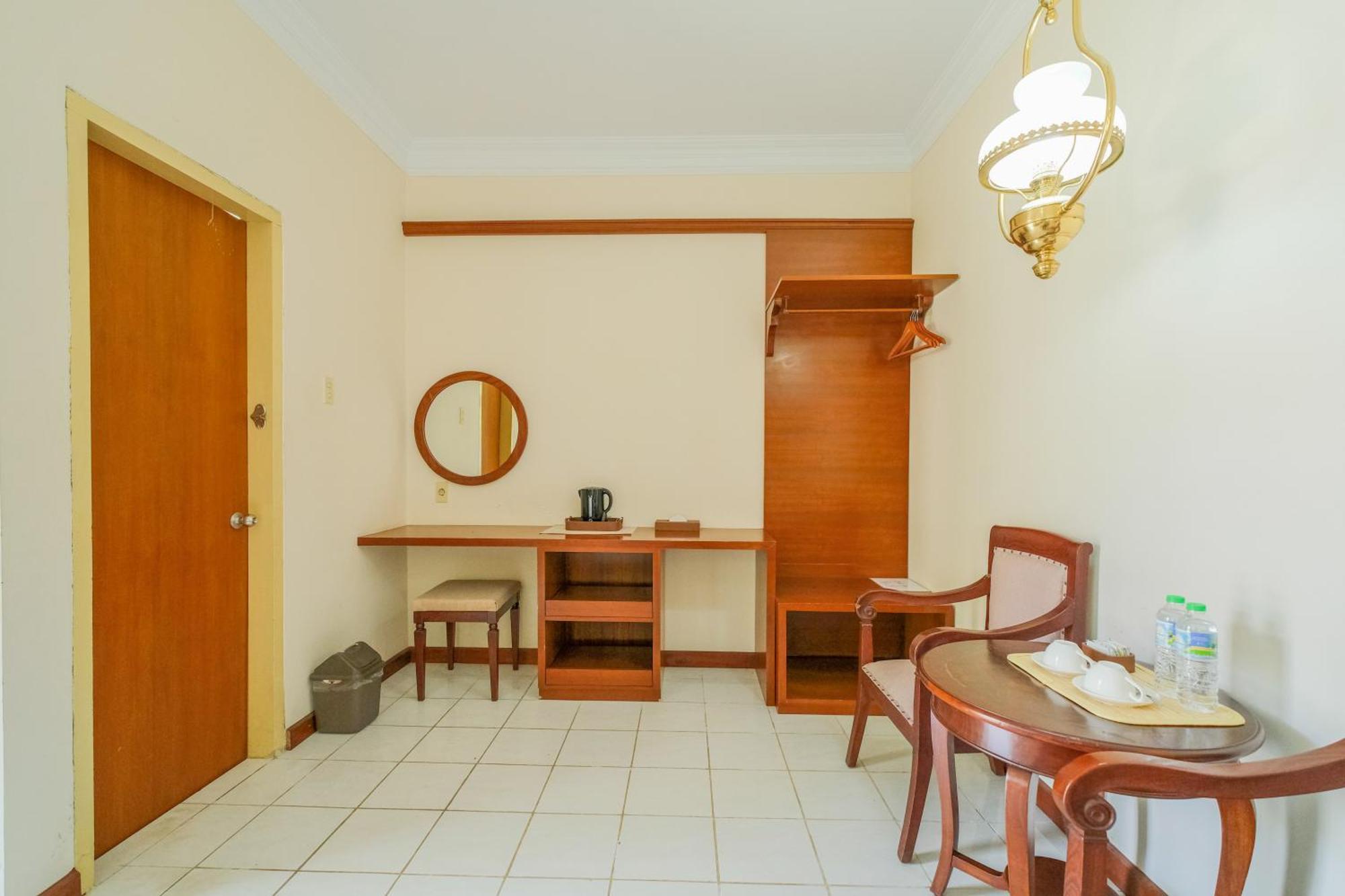 Royal Brongto Hotel Yogyakarta Exterior photo