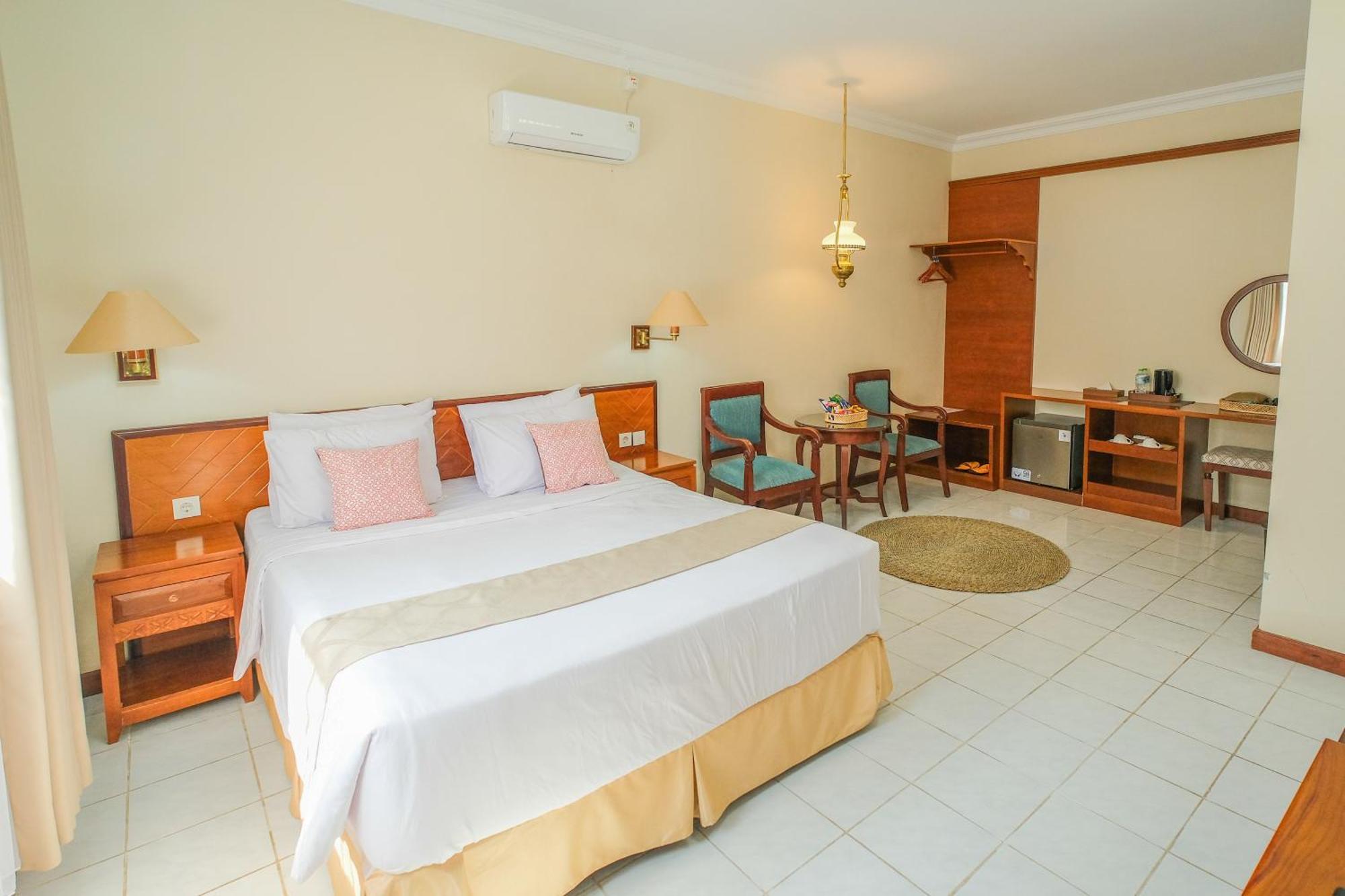 Royal Brongto Hotel Yogyakarta Exterior photo