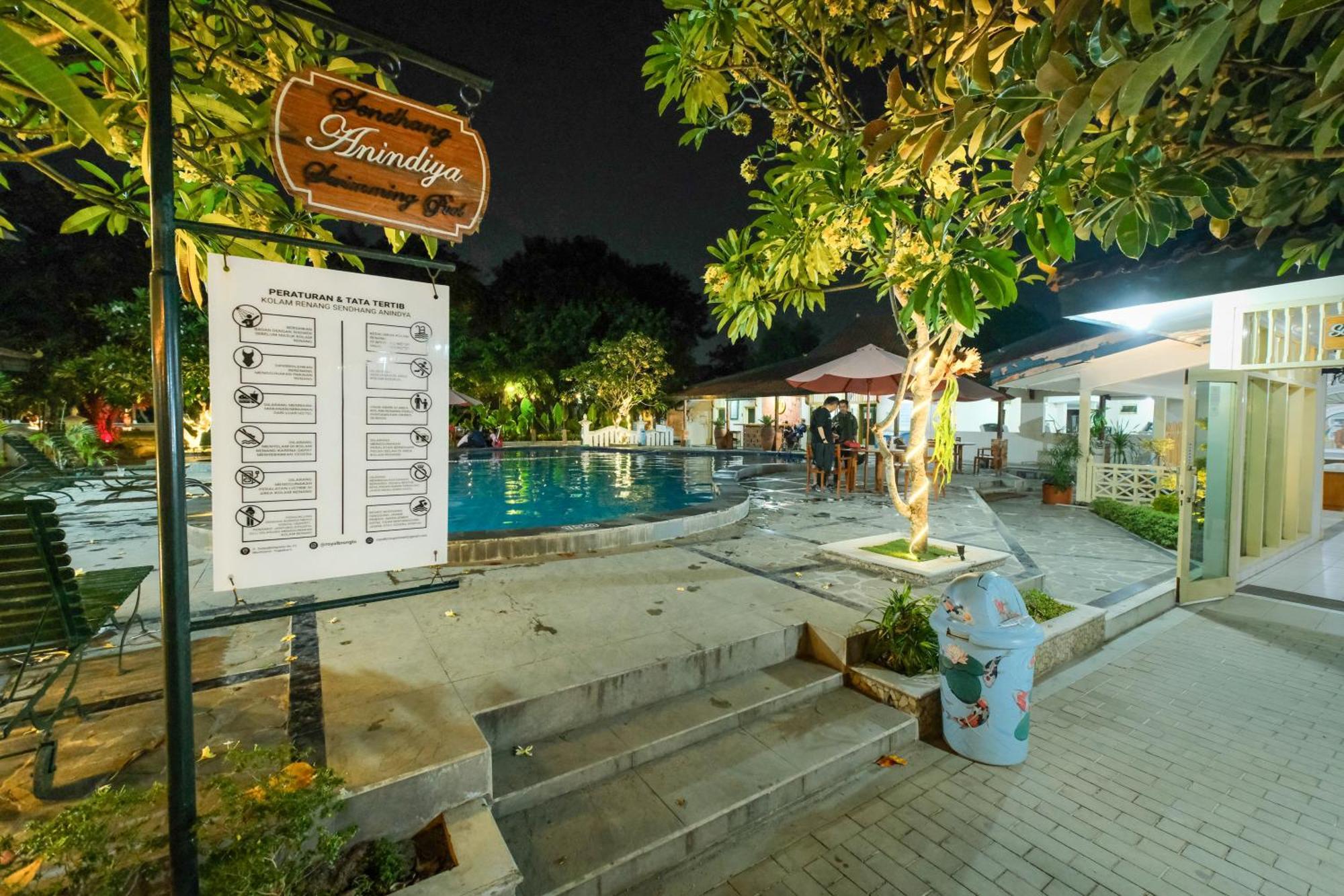 Royal Brongto Hotel Yogyakarta Exterior photo